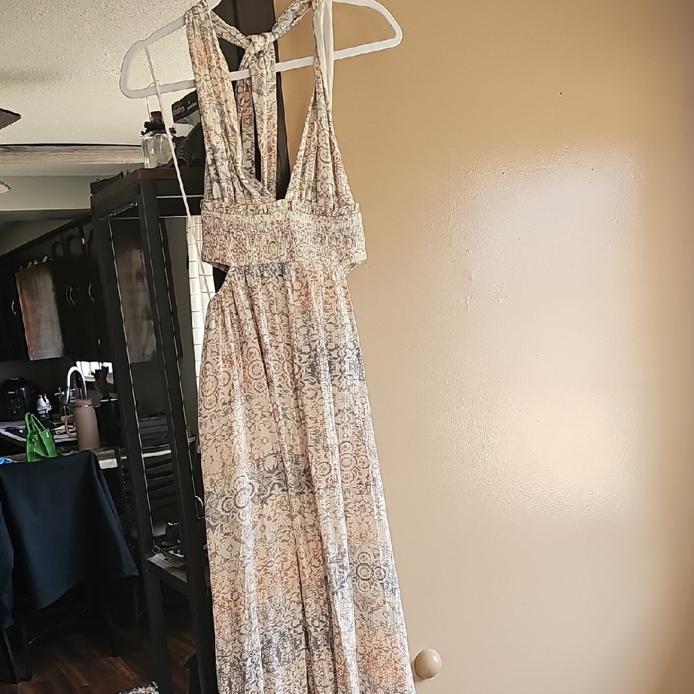 Elegant Cream and Gray Maxi Dress